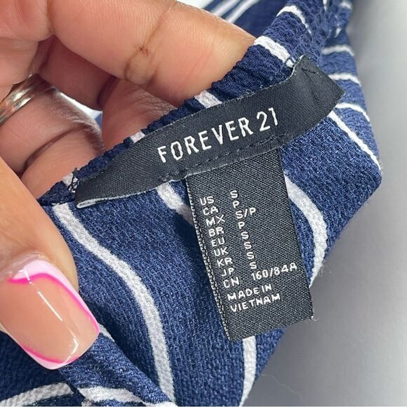 Forever 21 Women’s Navy Blue Striped Off The Shoulder Flowy Crop Top Small - Picture 10 of 12
